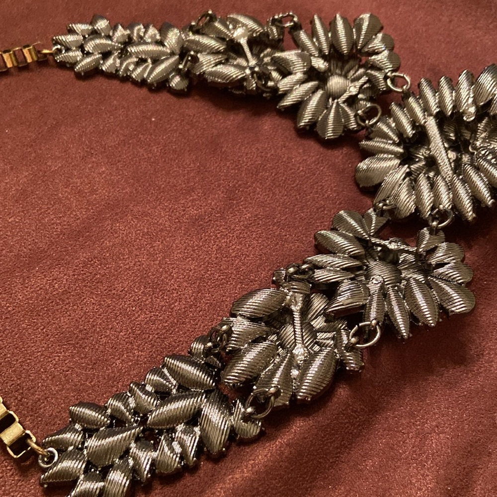 Statement necklace  faux stones no marking - Picture 8 of 8
